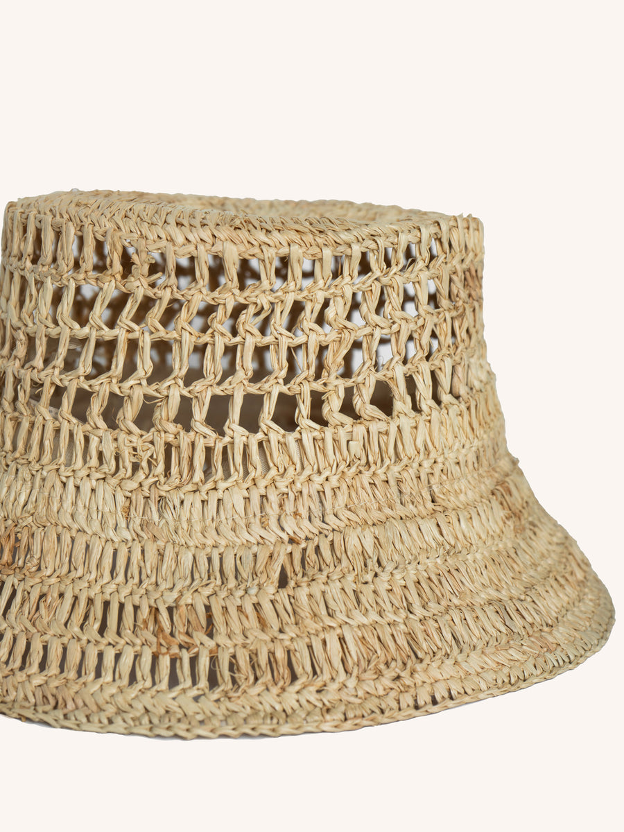 the-straw-bucket